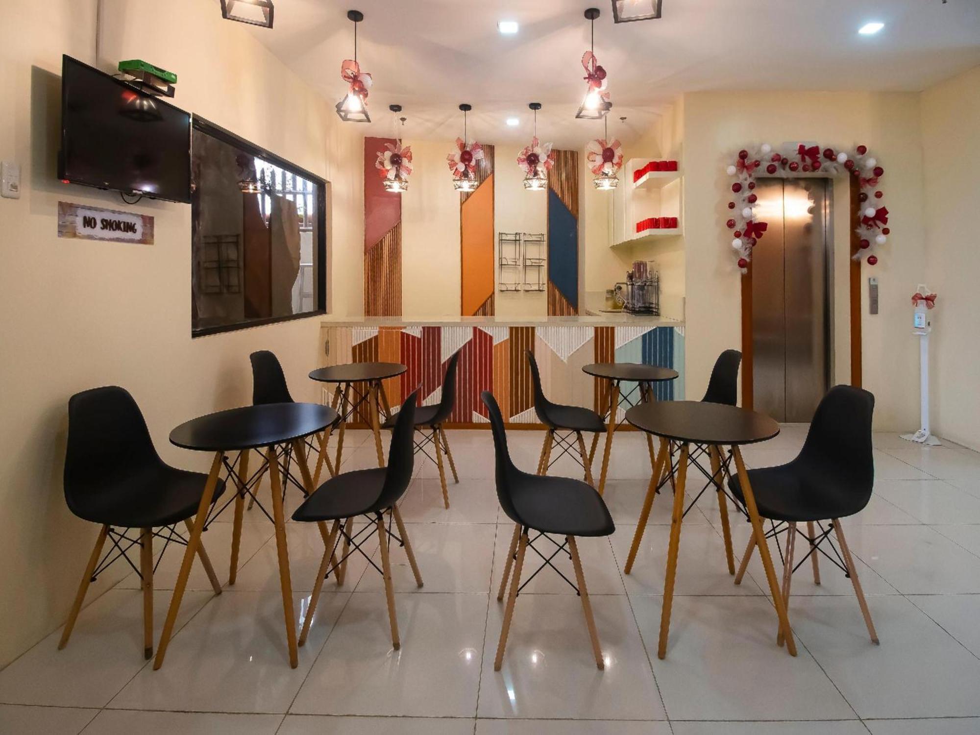 Super Oyo 832 The Teepee Place Hostel & Residence Inn Cebu Buitenkant foto